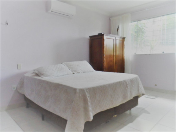 Imagem Casa com 5 Quartos à Venda, 220 m² Imagem Casa com 5 Quartos à Venda, 220 m²