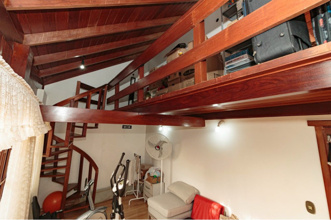 Imagem Casa com 3 Quartos à Venda, 330 m² em Jardim Itu - Porto Alegre Imagem Casa com 3 Quartos à Venda, 330 m² em Jardim Itu - Porto Alegre