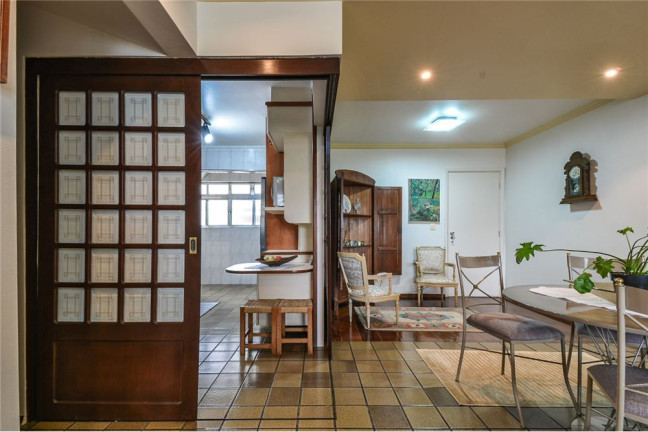 Imagem Imóvel com 1 Quarto à Venda, em Moema - São Paulo Imagem Imóvel com 1 Quarto à Venda, em Moema - São Paulo