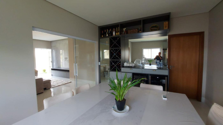 Imagem Casa com 3 Quartos à Venda, 176 m² em Condomínio Belvedere Ii - Cuiabá Imagem Casa com 3 Quartos à Venda, 176 m² em Condomínio Belvedere Ii - Cuiabá