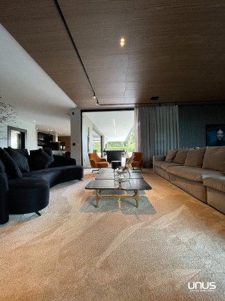 Imagem Casa com 4 Quartos à Venda, 1.400 m² em Jurerê Internacional - Florianópolis Imagem Casa com 4 Quartos à Venda, 1.400 m² em Jurerê Internacional - Florianópolis