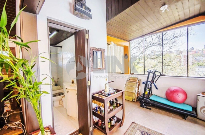 Imagem Imóvel com 3 Quartos à Venda, 207 m² em Menino Deus - Porto Alegre