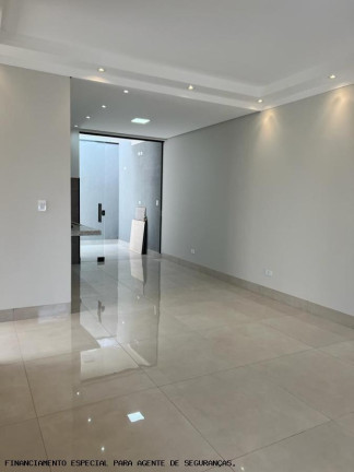 Imagem Imóvel com 3 Quartos à Venda, 81 m² em Jardim Rio De Janeiro - Sarandi Imagem Imóvel com 3 Quartos à Venda, 81 m² em Jardim Rio De Janeiro - Sarandi