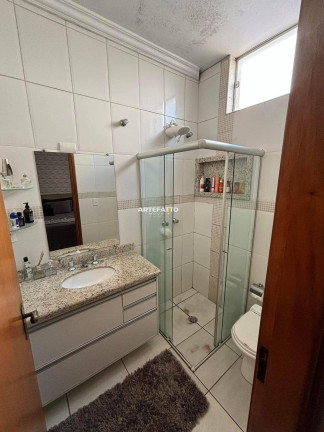 Imagem Casa com 3 Quartos à Venda, 180 m² Imagem Casa com 3 Quartos à Venda, 180 m²