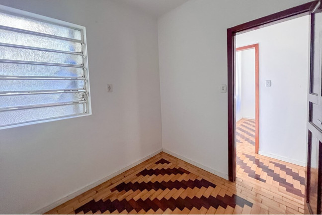 Imagem Imóvel com 4 Quartos à Venda, 94 m² em Navegantes - Porto Alegre Imagem Imóvel com 4 Quartos à Venda, 94 m² em Navegantes - Porto Alegre