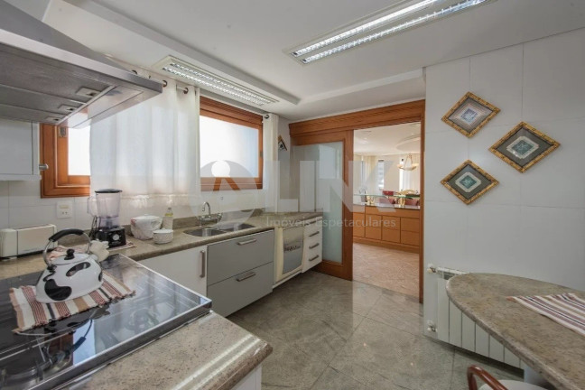 Imagem Apartamento com 3 Quartos à Venda, 201 m² em Moinhos De Vento - Porto Alegre Imagem Apartamento com 3 Quartos à Venda, 201 m² em Moinhos De Vento - Porto Alegre