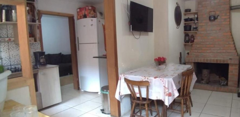 Imagem Casa com 6 Quartos à Venda, 190 m² em Camobi - - Santa Maria