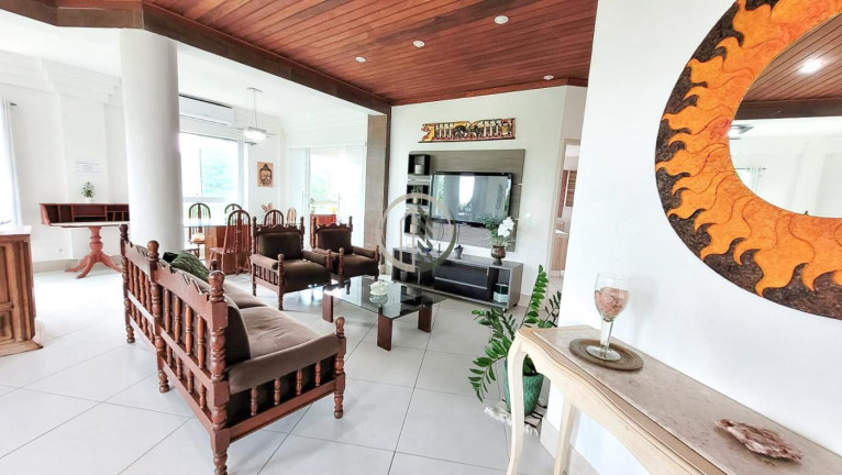 Imagem Casa com 3 Quartos à Venda, 247 m² em Enseada - Guarujá