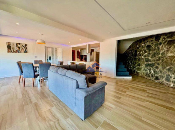 Imagem Casa com 5 Quartos à Venda, 200 m² em Centro - Angra Dos Reis