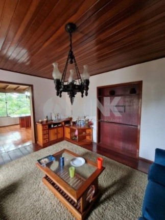 Imagem Imóvel com 3 Quartos à Venda, 214 m² em Jardim Lindóia - Porto Alegre Imagem Imóvel com 3 Quartos à Venda, 214 m² em Jardim Lindóia - Porto Alegre