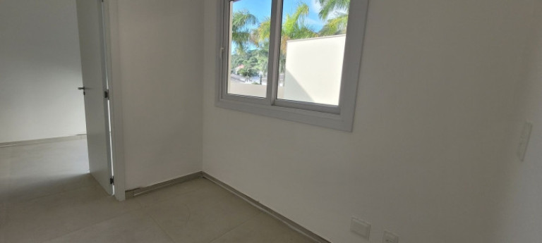 Casa com 3 Quartos à Venda, 360 m² em Cachoeira Do Bom Jesus - Florianópolis