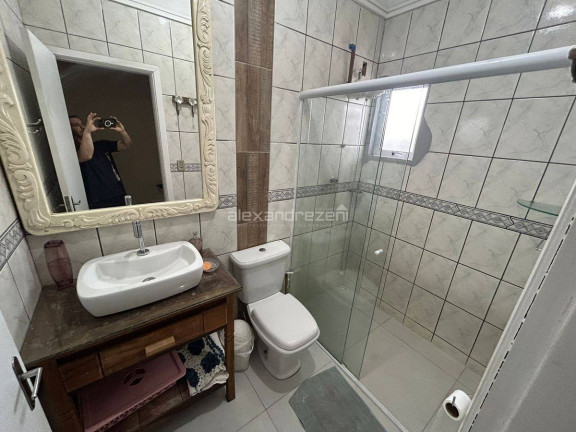 Imagem Sobrado com 3 Quartos para Temporada, em Bombas - Bombinhas Imagem Sobrado com 3 Quartos para Temporada, em Bombas - Bombinhas