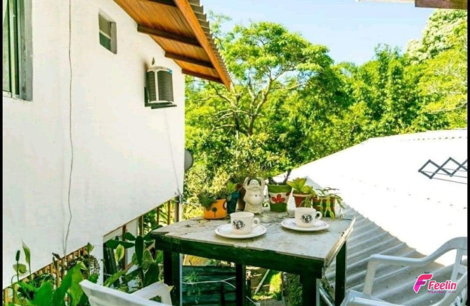 Imagem Casa com 5 Quartos à Venda, 150 m² em Barra Da Lagoa - Florianópolis Imagem Casa com 5 Quartos à Venda, 150 m² em Barra Da Lagoa - Florianópolis