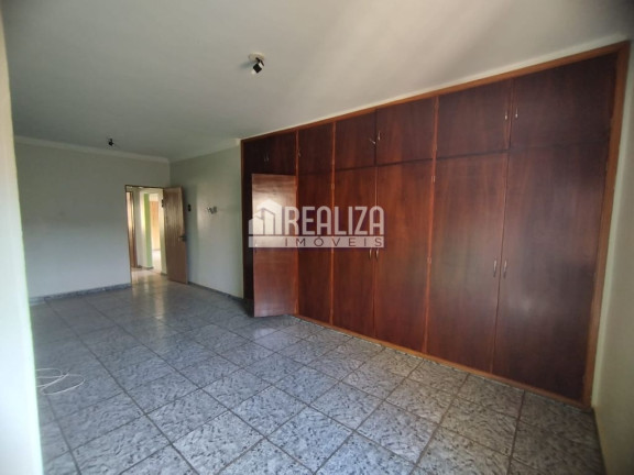 Imagem Casa com 2 Quartos à Venda, 220 m² em Santa Maria - Uberaba Imagem Casa com 2 Quartos à Venda, 220 m² em Santa Maria - Uberaba