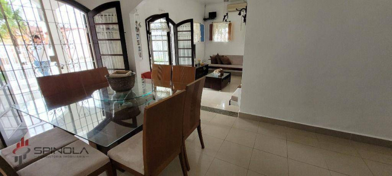Imagem Casa com 7 Quartos à Venda, 400 m² em Balneário Flórida - Praia Grande Imagem Casa com 7 Quartos à Venda, 400 m² em Balneário Flórida - Praia Grande