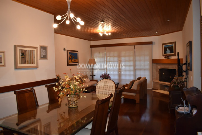 Imagem Imóvel com 3 Quartos à Venda, 159 m² em Região De Capivari - Campos Do Jordão Imagem Imóvel com 3 Quartos à Venda, 159 m² em Região De Capivari - Campos Do Jordão