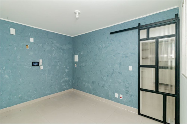 Imagem Imóvel com 2 Quartos à Venda, em Rio Branco - Porto Alegre Imagem Imóvel com 2 Quartos à Venda, em Rio Branco - Porto Alegre