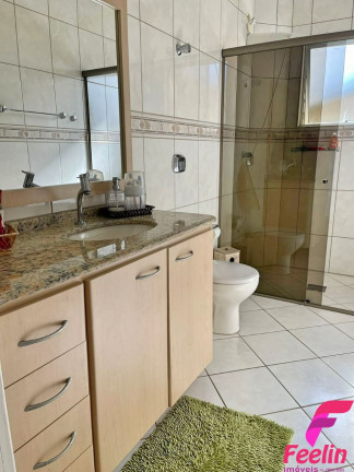 Imagem Casa com 3 Quartos à Venda, 227 m² em Carianos - Florianópolis Imagem Casa com 3 Quartos à Venda, 227 m² em Carianos - Florianópolis