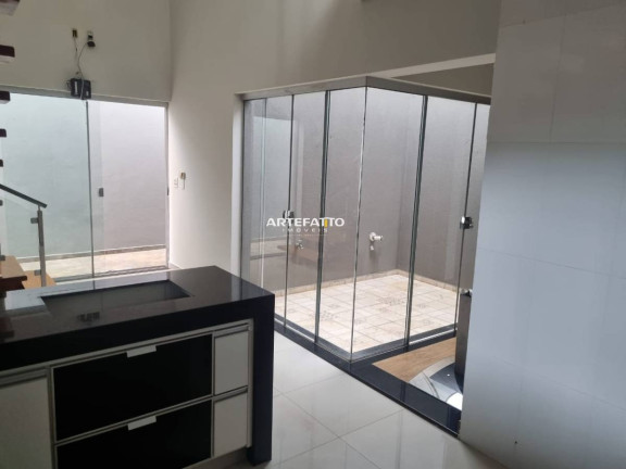 Imagem Casa com 2 Quartos à Venda, 251 m² Imagem Casa com 2 Quartos à Venda, 251 m²
