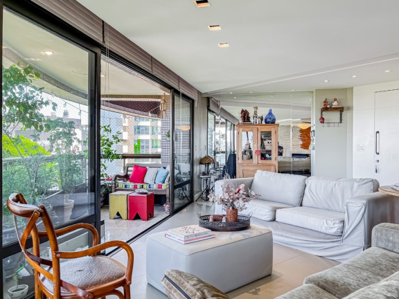 Imagem Apartamento com 4 Quartos à Venda, 237 m² em Auxiliadora - Porto Alegre Imagem Apartamento com 4 Quartos à Venda, 237 m² em Auxiliadora - Porto Alegre