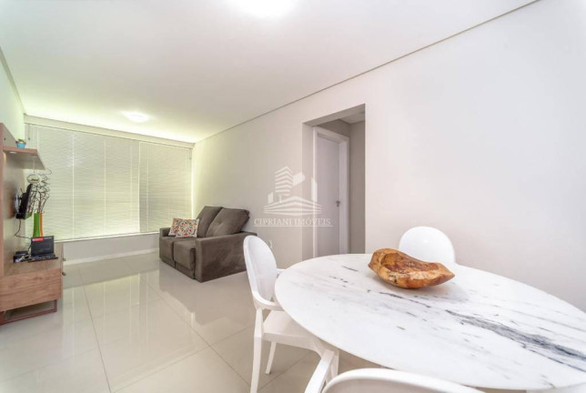 Imagem Apartamento com 2 Quartos à Venda, 67 m² em Centro - Balneário Camboriú