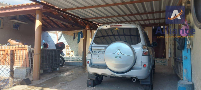 Imagem Casa com 2 Quartos à Venda, 130 m² em Santo Antônio - Louveira