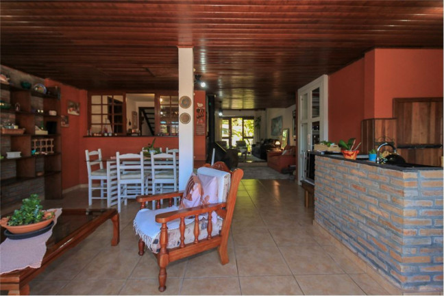 Casa com 3 Quartos à Venda,  em Ipanema - Porto Alegre