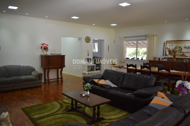 Imagem Casa com 4 Quartos à Venda, 269 m² em Região De Capivari - Campos Do Jordão Imagem Casa com 4 Quartos à Venda, 269 m² em Região De Capivari - Campos Do Jordão