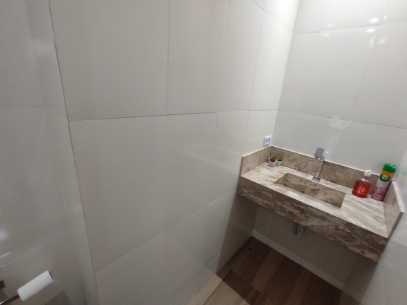 Imagem Imóvel com 
            	3             Quartos à Venda, 275 m² em 
            	Jardim Canedo 1             - 
            	Senador Canedo            