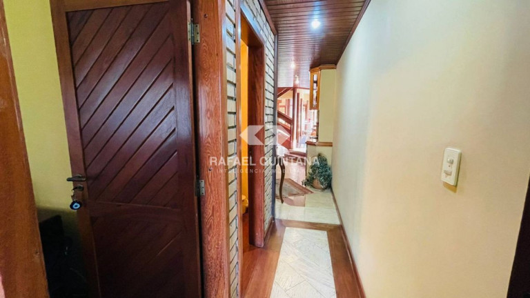 Imagem Casa com 3 Quartos à Venda, 243 m² em Centro - Florianópolis Imagem Casa com 3 Quartos à Venda, 243 m² em Centro - Florianópolis