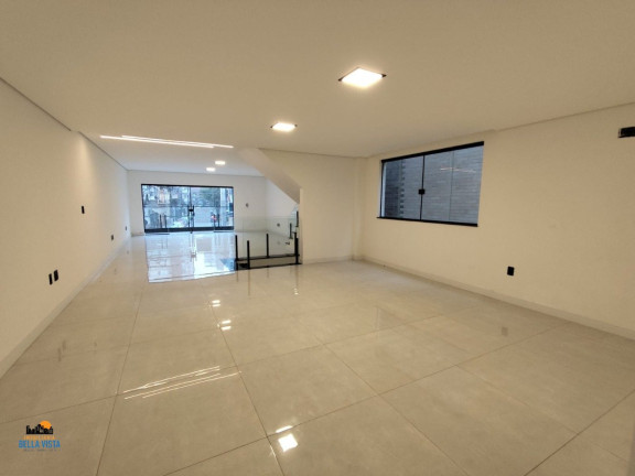 Imagem Casa com 3 Quartos à Venda, em Embaré - Santos Imagem Casa com 3 Quartos à Venda, em Embaré - Santos