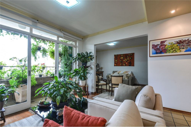 Imagem Imóvel com 1 Quarto à Venda, em Moema - São Paulo Imagem Imóvel com 1 Quarto à Venda, em Moema - São Paulo