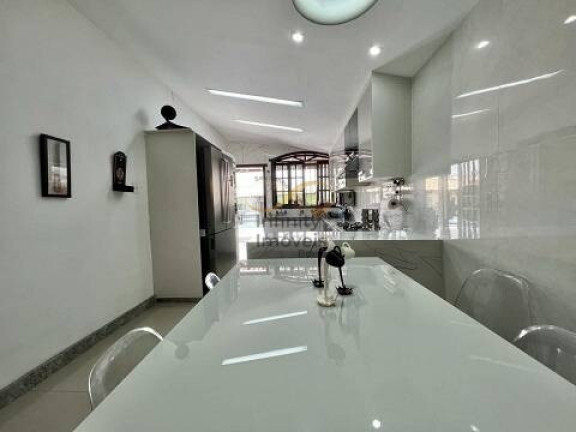 Imagem Casa com 4 Quartos à Venda, 200 m² em Serrano - Belo Horizonte Imagem Casa com 4 Quartos à Venda, 200 m² em Serrano - Belo Horizonte
