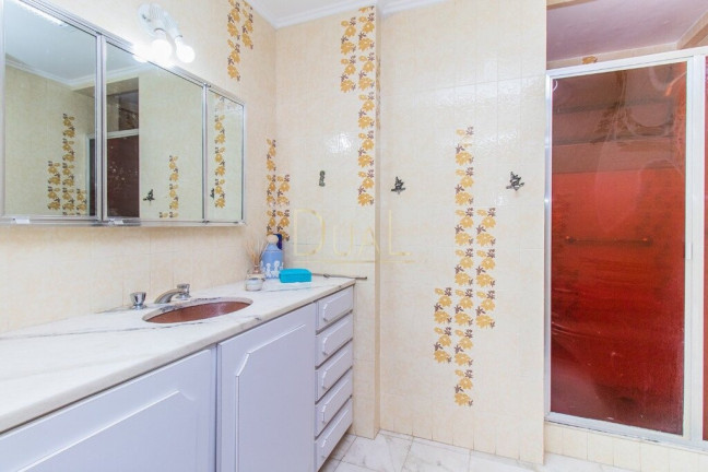 Imagem Imóvel com 3 Quartos à Venda, em Moinhos De Vento - Porto Alegre Imagem Imóvel com 3 Quartos à Venda, em Moinhos De Vento - Porto Alegre