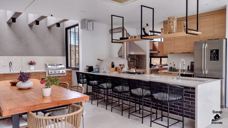 Imagem Casa com 6 Quartos à Venda, em Riviera - Bertioga Imagem Casa com 6 Quartos à Venda, em Riviera - Bertioga