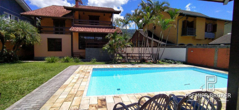 Imagem Casa com 4 Quartos à Venda, 350 m² em Comary - Teresópolis Imagem Casa com 4 Quartos à Venda, 350 m² em Comary - Teresópolis
