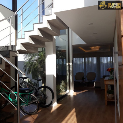 Imagem Casa com 3 Quartos à Venda, 420 m² em Laranjal - Pelotas Imagem Casa com 3 Quartos à Venda, 420 m² em Laranjal - Pelotas