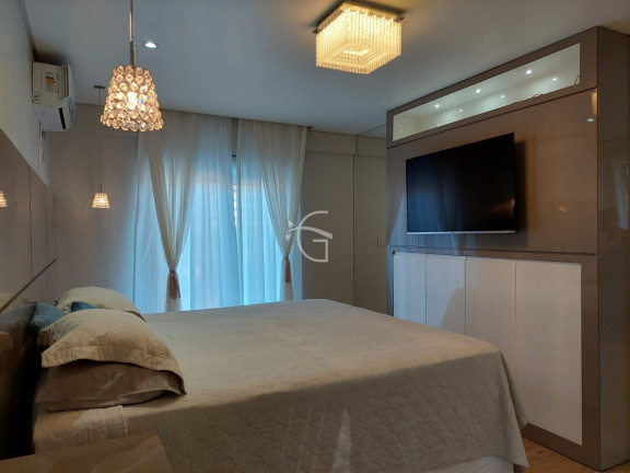 Imagem Casa com 4 Quartos à Venda, 388 m² em Glória - Joinville Imagem Casa com 4 Quartos à Venda, 388 m² em Glória - Joinville