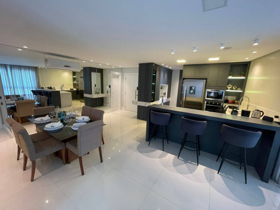 Imagem Apartamento com 3 Quartos à Venda, 126 m² em Centro - Balneário Camboriú Imagem Apartamento com 3 Quartos à Venda, 126 m² em Centro - Balneário Camboriú