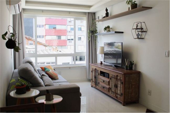 Imagem Imóvel com 2 Quartos à Venda, em Santana - Porto Alegre Imagem Imóvel com 2 Quartos à Venda, em Santana - Porto Alegre
