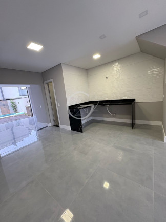 Imagem Sobrado com 3 Quartos à Venda, 108 m² em Balneário Currais - Matinhos