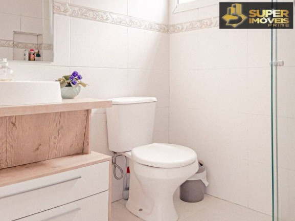 Imagem Casa com 3 Quartos à Venda, 450 m² em Laranjal - Pelotas