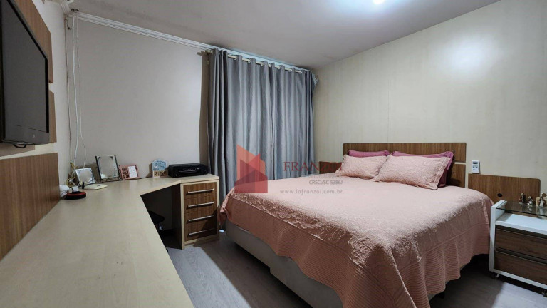 Imagem Casa com 4 Quartos à Venda, 204 m² em Dom Bosco - Itajaí Imagem Casa com 4 Quartos à Venda, 204 m² em Dom Bosco - Itajaí