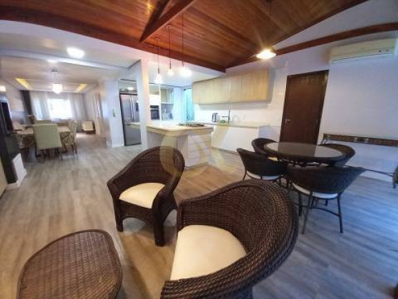 Imagem Casa de Condomínio com 3 Quartos à Venda, 210 m² em Anita Garibaldi - Joinville