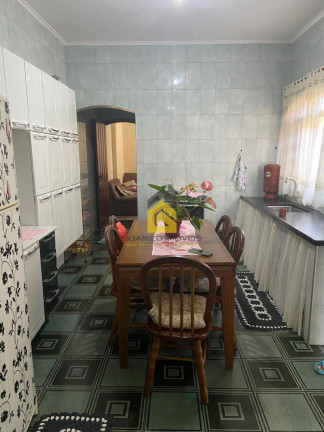 Imagem Sobrado com 4 Quartos à Venda, 170 m² em Cidade São Jorge - Santo André