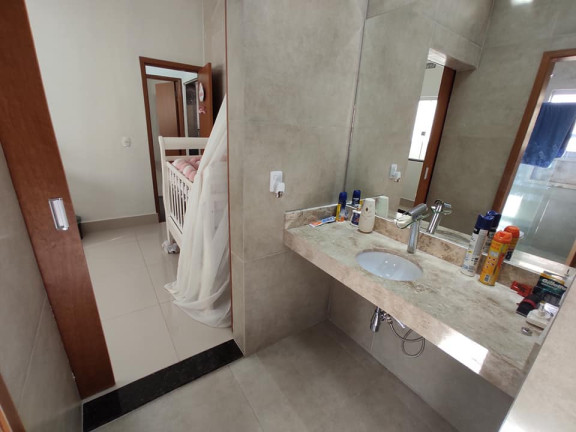 Imagem Imóvel com 
            	3             Quartos à Venda, 170 m² em 
            	Chacara Sao Pedro             - 
            	Aparecida De Goiania            