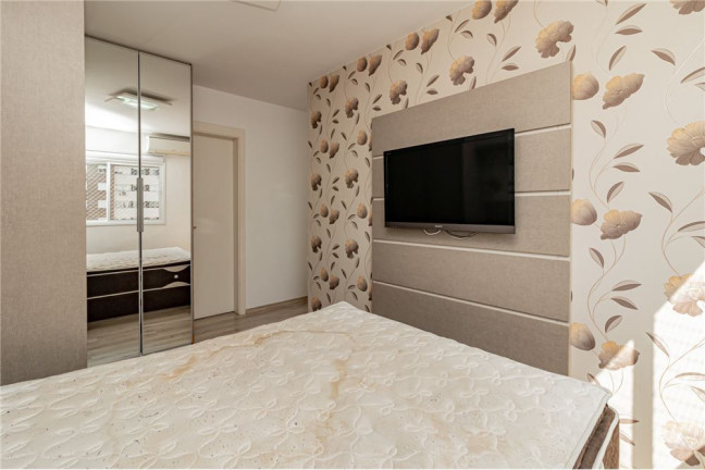 Imagem Imóvel com 2 Quartos à Venda, em Passo Da Areia - Porto Alegre Imagem Imóvel com 2 Quartos à Venda, em Passo Da Areia - Porto Alegre