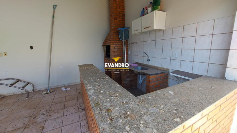Imagem Casa com 3 Quartos à Venda, 360 m² em Morada Do Ouro - Cuiabá Imagem Casa com 3 Quartos à Venda, 360 m² em Morada Do Ouro - Cuiabá