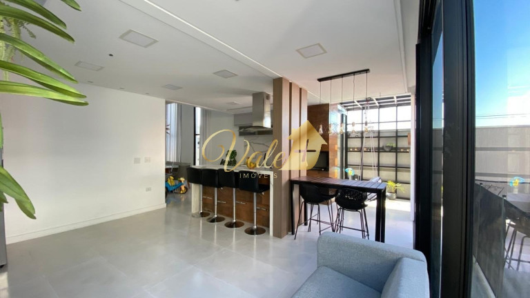Imagem Casa com 3 Quartos à Venda, 270 m² em Condomínio Residencial Fogaça - Jacareí Imagem Casa com 3 Quartos à Venda, 270 m² em Condomínio Residencial Fogaça - Jacareí