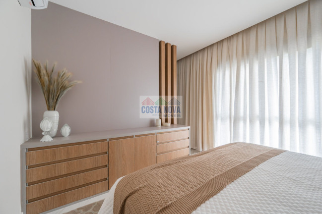 Imagem Apartamento com 4 Quartos à Venda, 234 m²